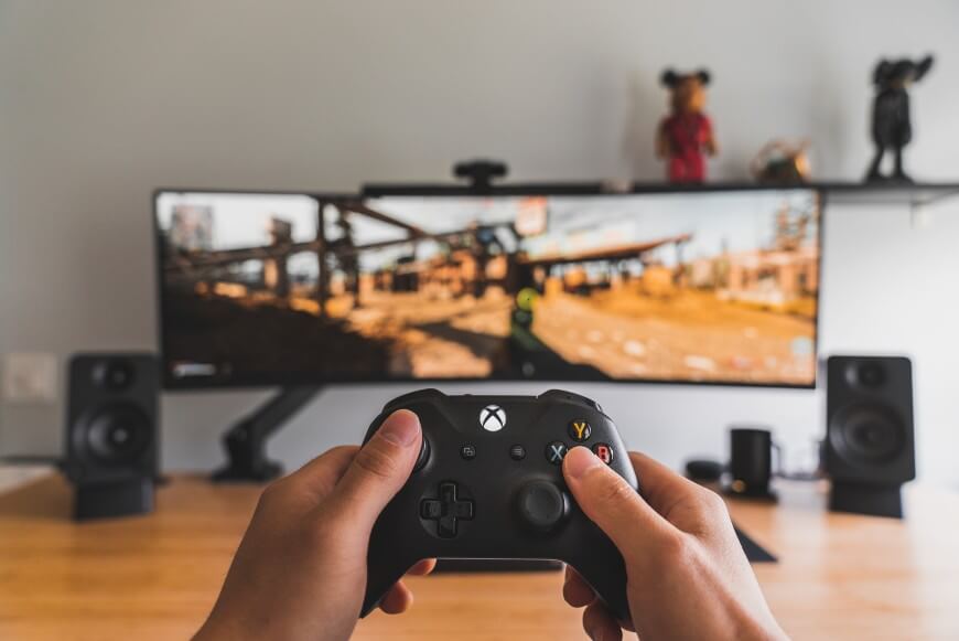 xbox ganes console and controller