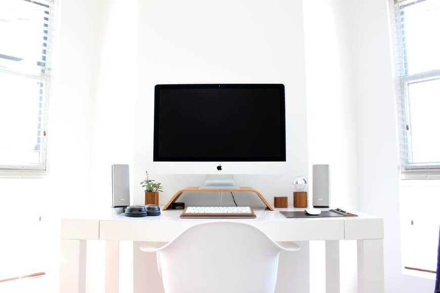 imac on desk
